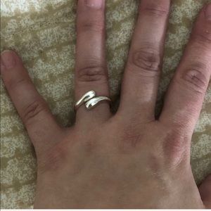 925 SS Ring Adjusts from SZ 6-9 + Free Necklace 🎁